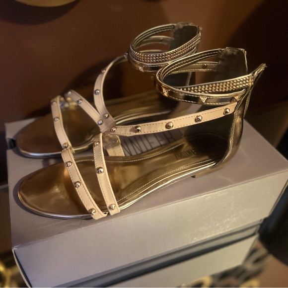 Jennifer Lopez studded ankle strap metallic sandals - Picture 3 of 5